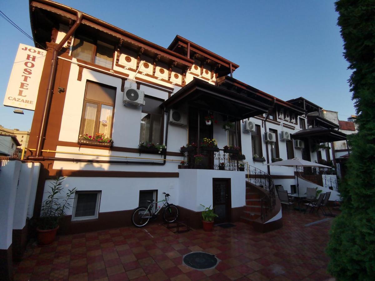 Joe Hostel Bukarest Exteriör bild